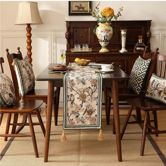 ISAENNE Designer Table Runner - Picture 2 of 4